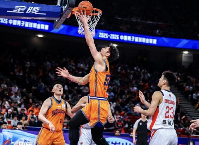 kaiyun中心-王哲林：十几年生涯达成万分非常开心，希望未来实现更多目标